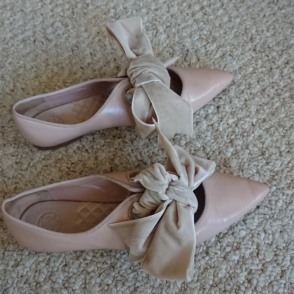 Tory Burch Clara Mules Bow Heel in nude/blush size 7